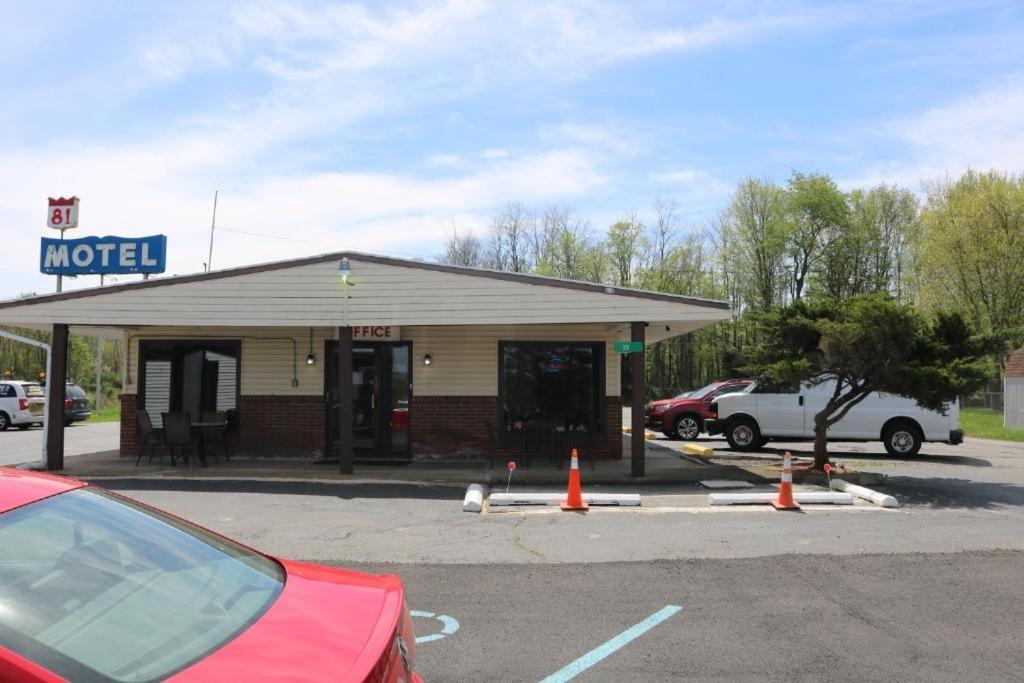 Motel 81 Dalton Exterior photo